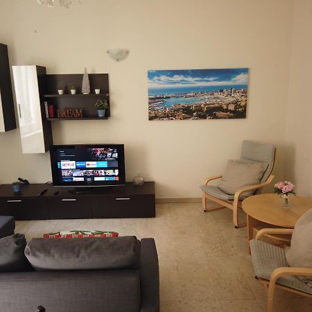 Assarotti Centre Apartment Janov Exteriér fotografie