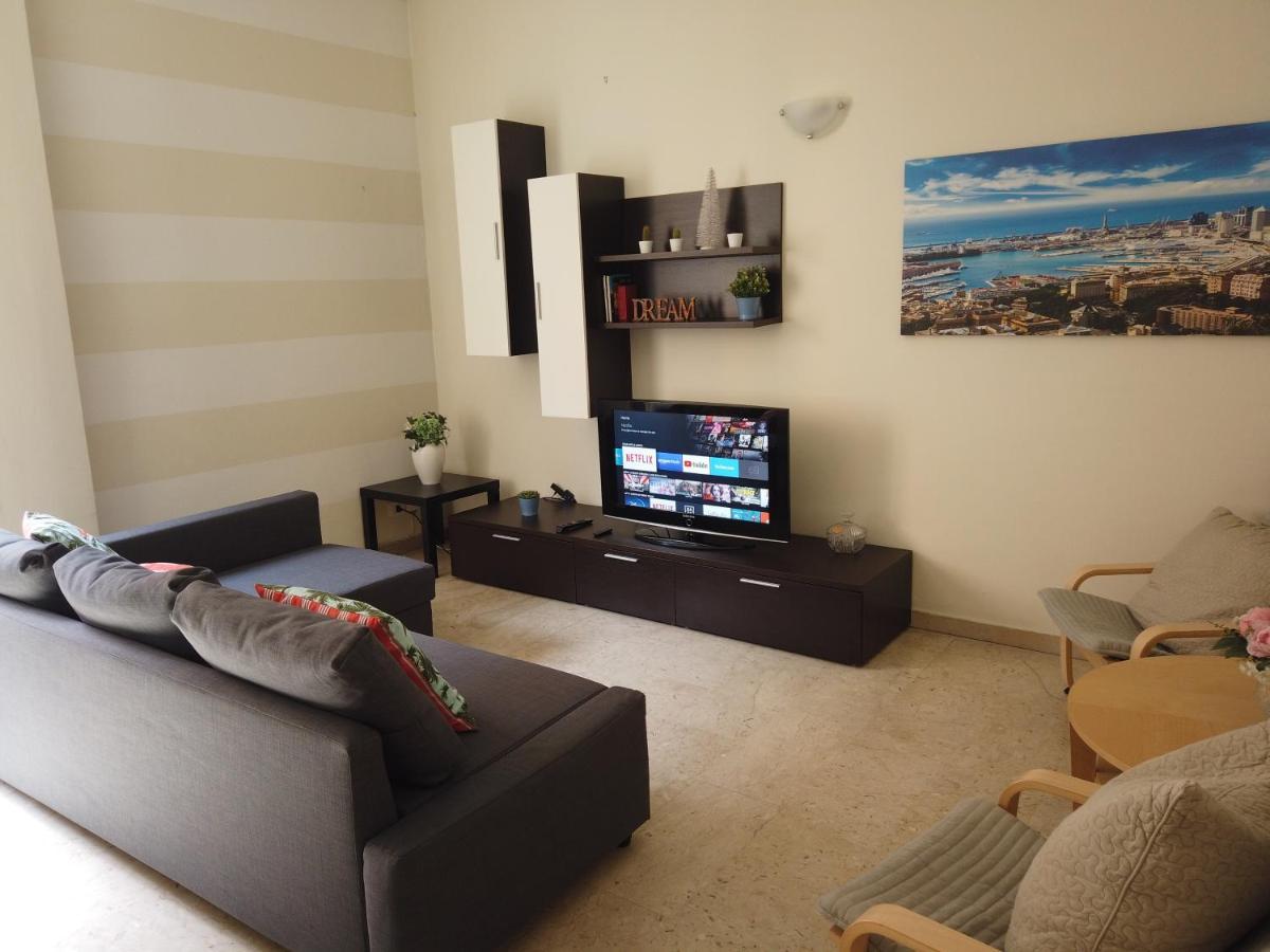 Assarotti Centre Apartment Janov Exteriér fotografie