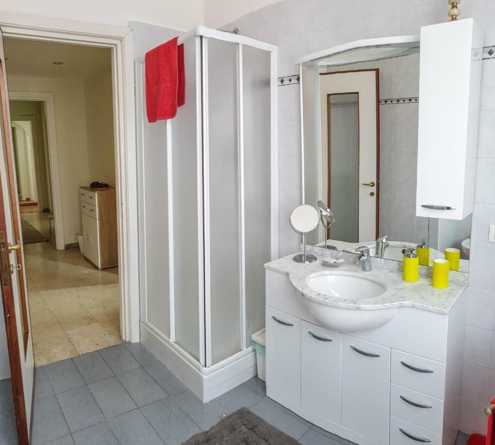 Assarotti Centre Apartment Janov Exteriér fotografie